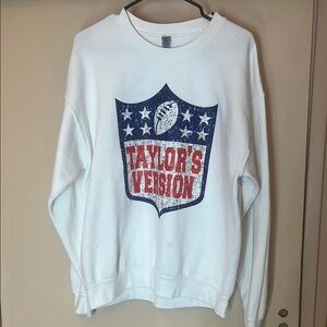 Taylor Swift Gildan White Heavy Blend Sweatshirt size large superbowl/ preowned